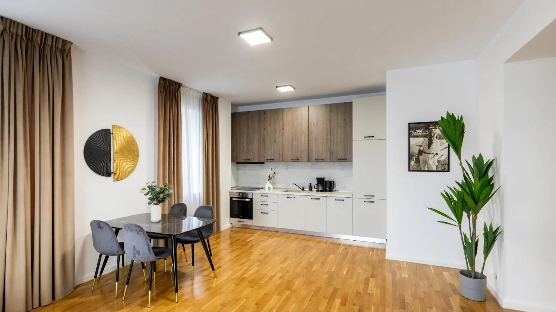 MISS SUNSHINE Romexpo 2-Bedroom&Free Parking Bucarest Romania