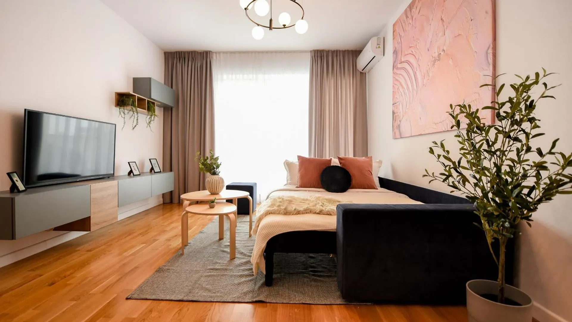 בוקרשט Ultimate Living Experience - Modern Accommodation & Free Parking Near Romexpo 0*,  רומניה