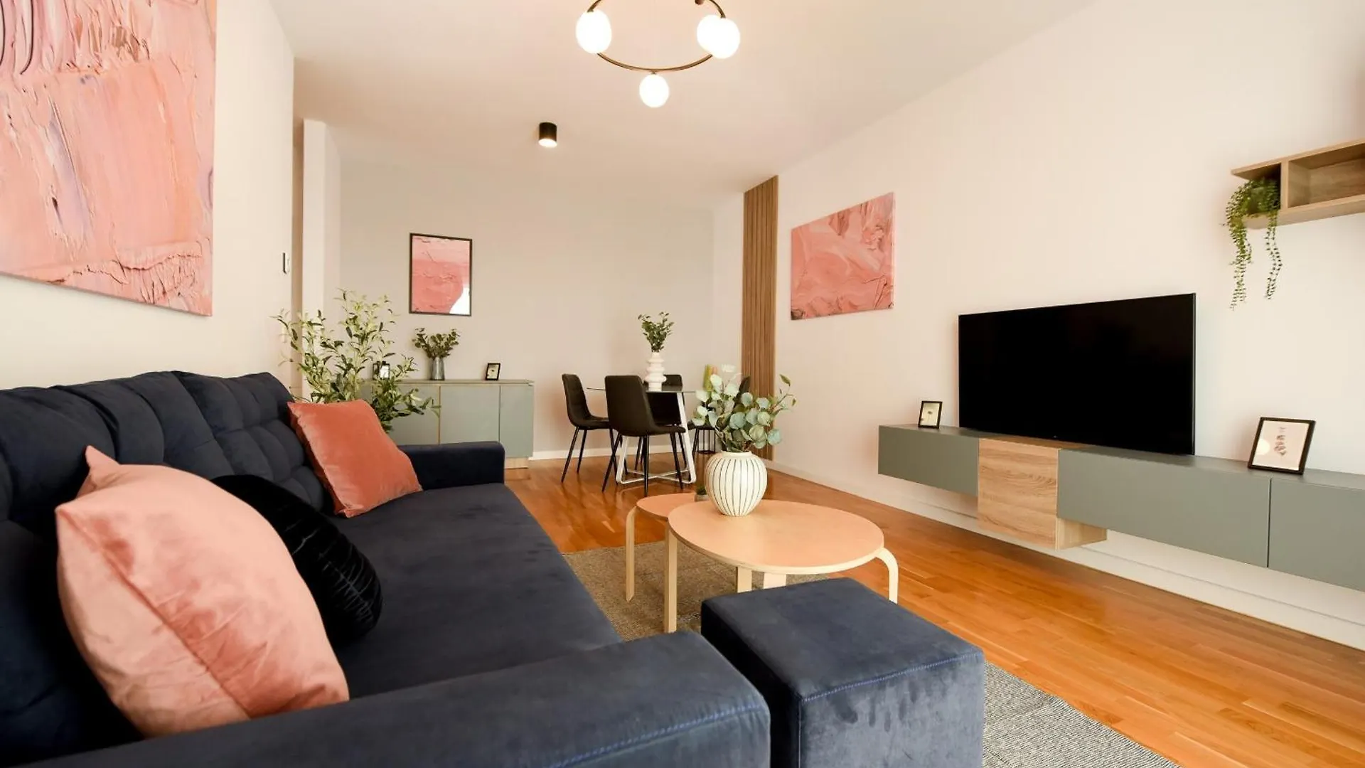 בוקרשט Ultimate Living Experience - Modern Accommodation & Free Parking Near Romexpo