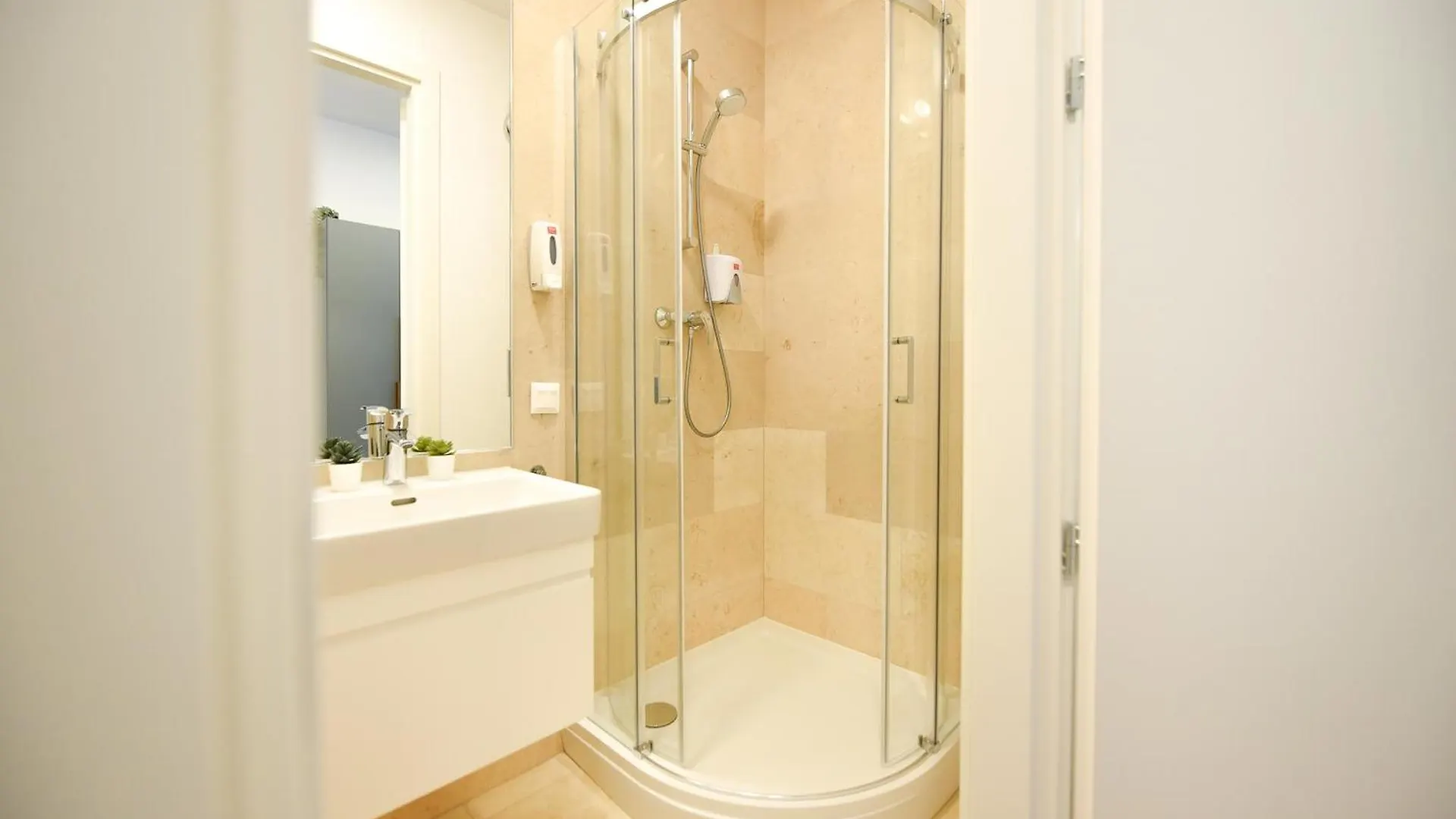 בוקרשט Ultimate Living Experience - Modern Accommodation & Free Parking Near Romexpo דירה