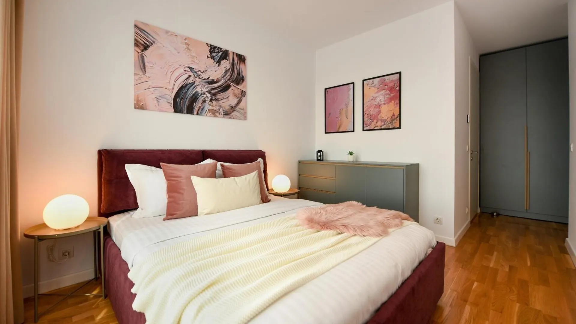 Ultimate Living Experience - Modern Accommodation & Free Parking Near Romexpo Bucarest 0*,  Rumanía