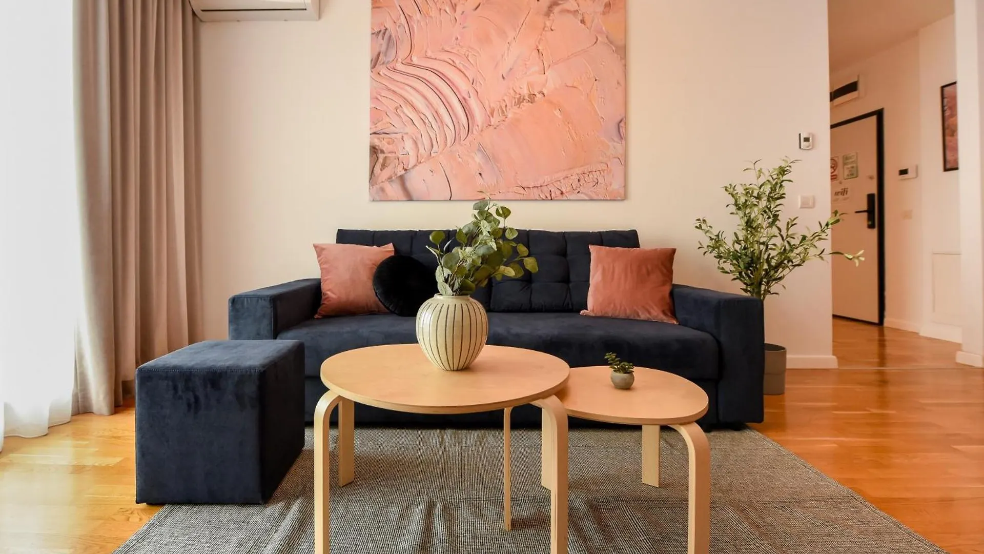 Ultimate Living Experience - Modern Accommodation & Free Parking Near Romexpo Bucarest Apartamento