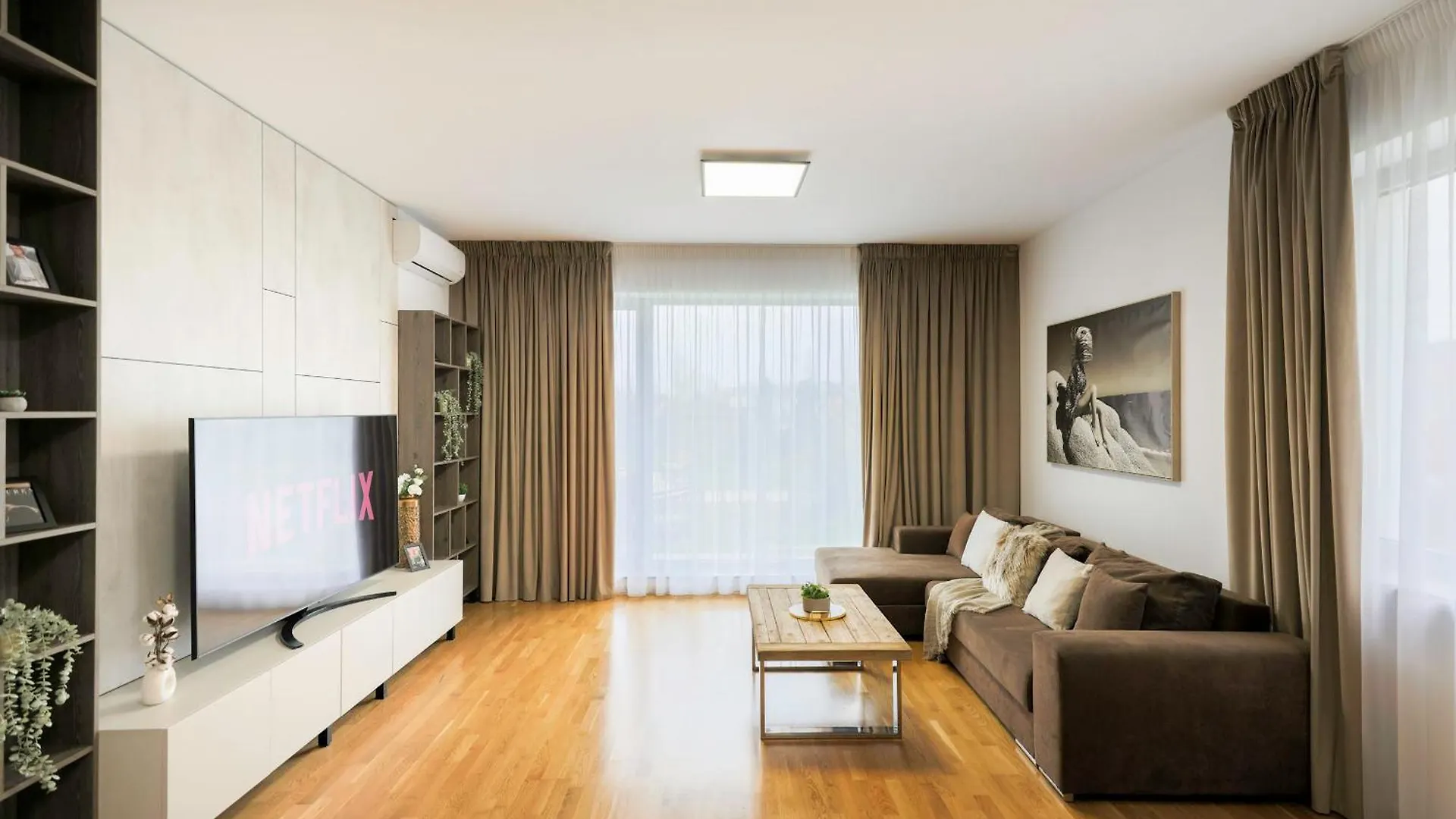Ultimate Living Experience - Modern Accommodation & Free Parking Near Romexpo Bucarest 0*,  Rumanía