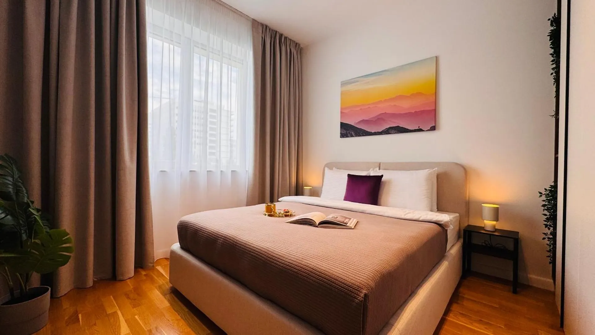 Ultimate Living Experience - Modern Accommodation & Free Parking Near Romexpo Bucarest