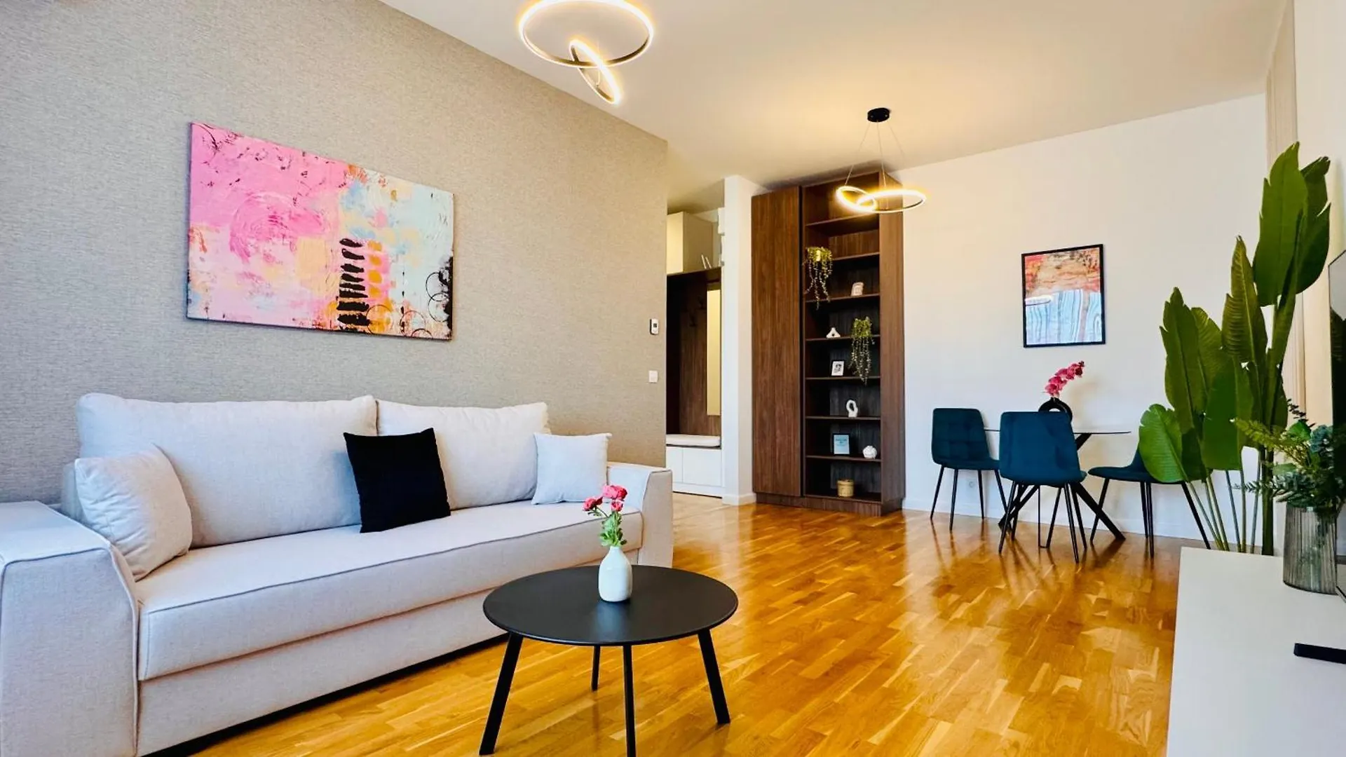 Ultimate Living Experience - Modern Accommodation & Free Parking Near Romexpo Bucarest 0*,