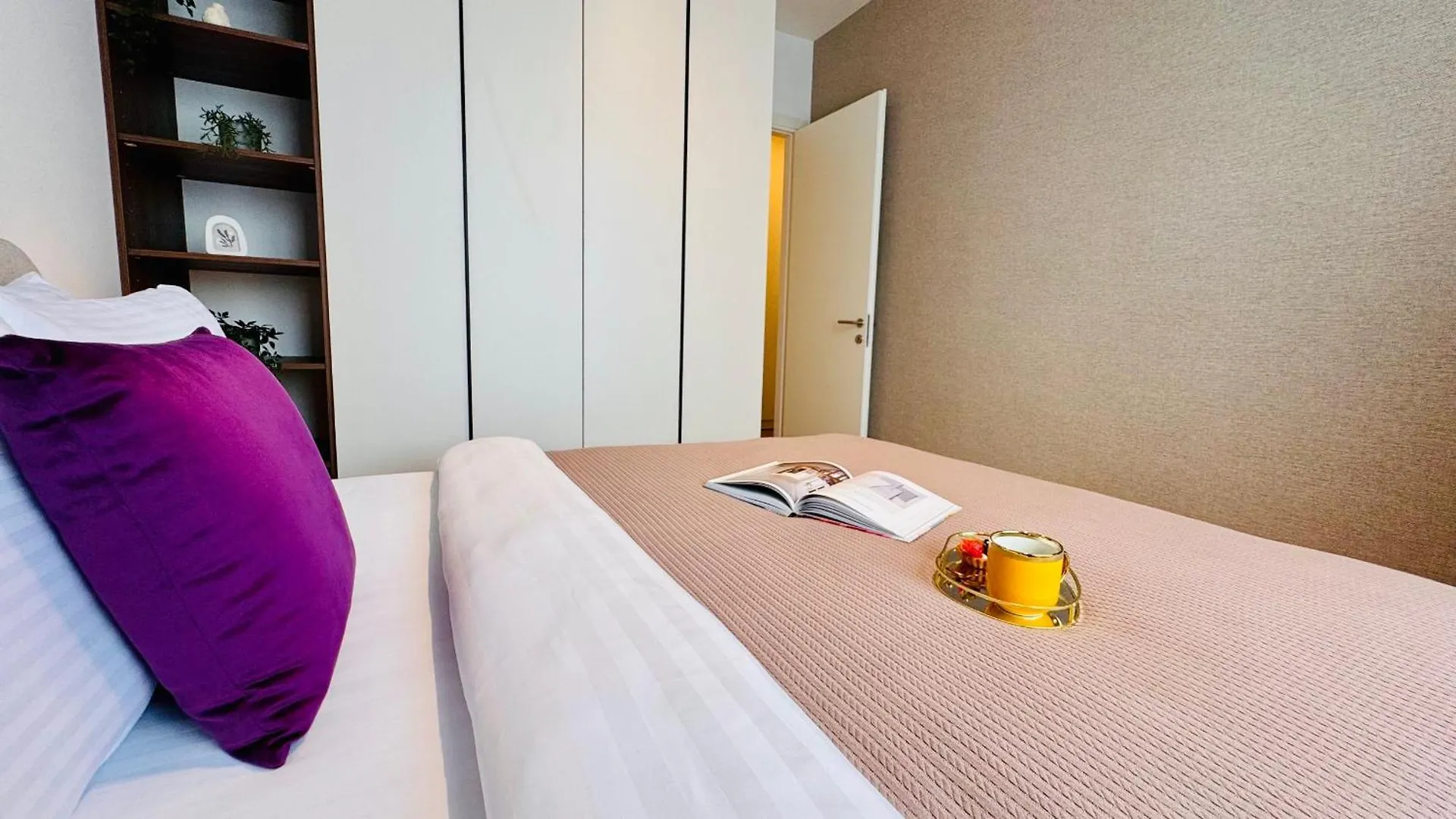 Ultimate Living Experience - Modern Accommodation & Free Parking Near Romexpo Bucarest Apartamento